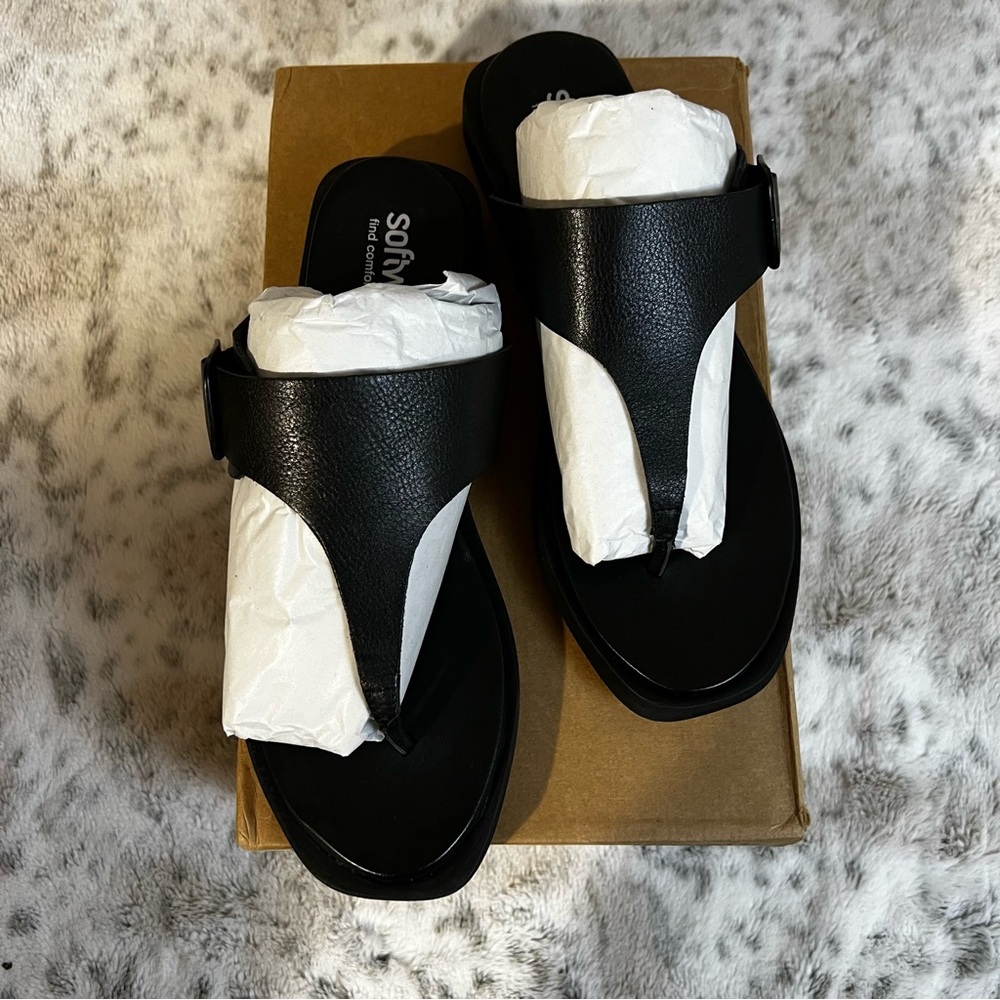 NIB SoftWalk Black Leather Kisi Sandals Slip-On Thongs sz 9.5 Wide - Picture 10 of 14